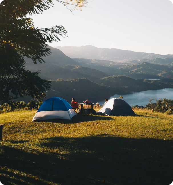 Acampamento com vista para as montanhas